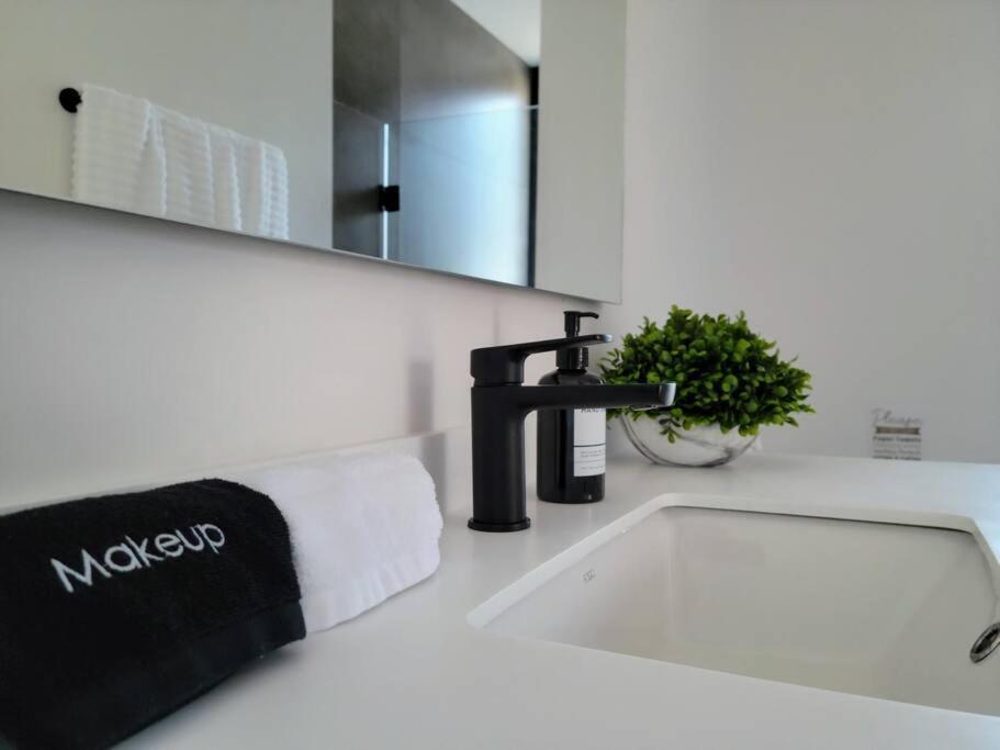 Endless Summer - 2Bed 2Bath Condo - Seasonly Heated Pool With Ocean Views - 5Min Walk To Beach - Fibre Internet - Sleeps 6 Cabo San Lucas Exterior foto